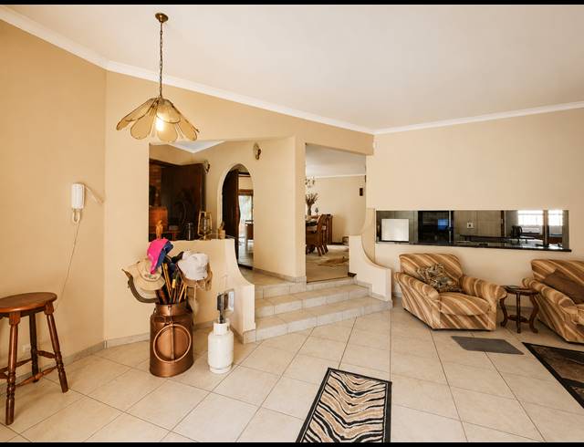 3 BEDROOM HOUSE FOR SALE IN THREE RIVERS EAST